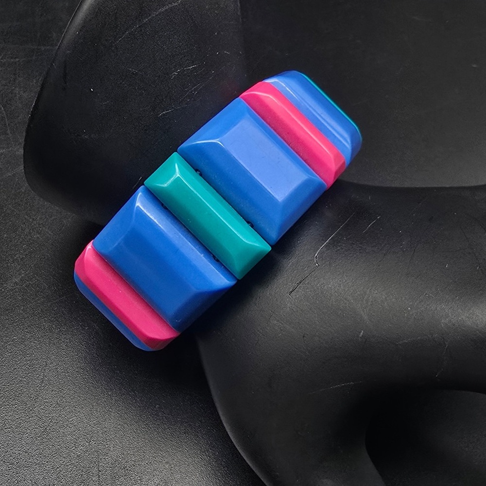 Avon 1986 Color Schemes Bracelet Blue Teal Pink 1980s Plastic Jewelry